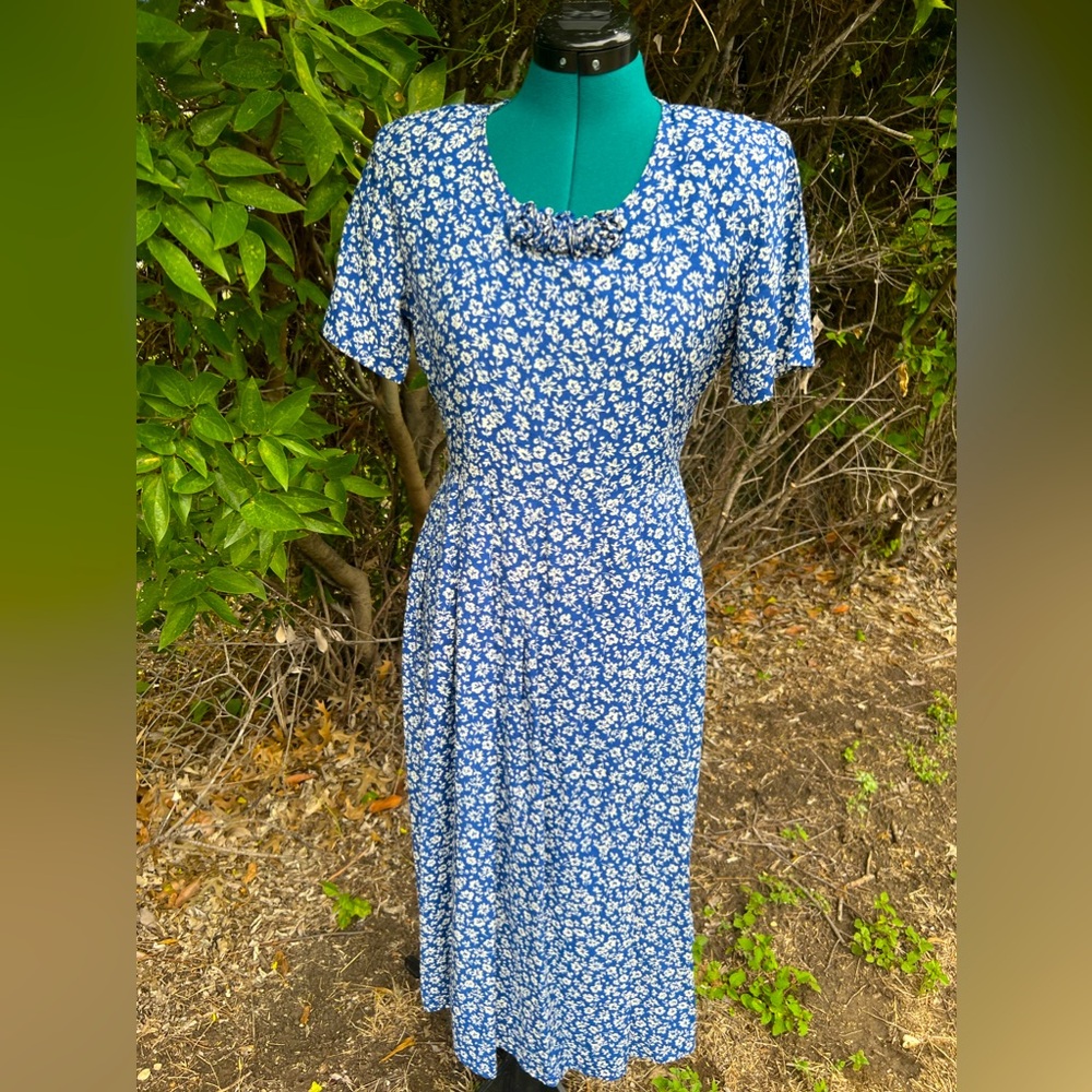 Vintage Carol Anderson blue white floral rayon maxi tie 1980s dress 4
